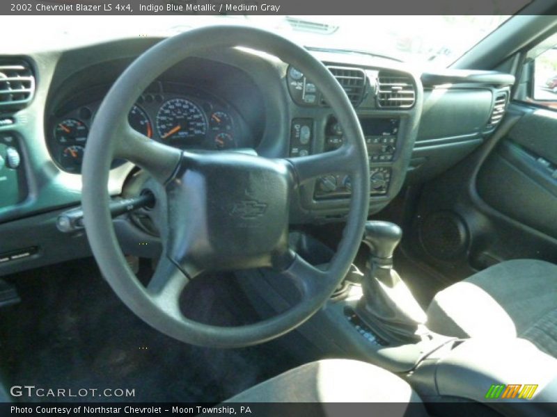 Indigo Blue Metallic / Medium Gray 2002 Chevrolet Blazer LS 4x4