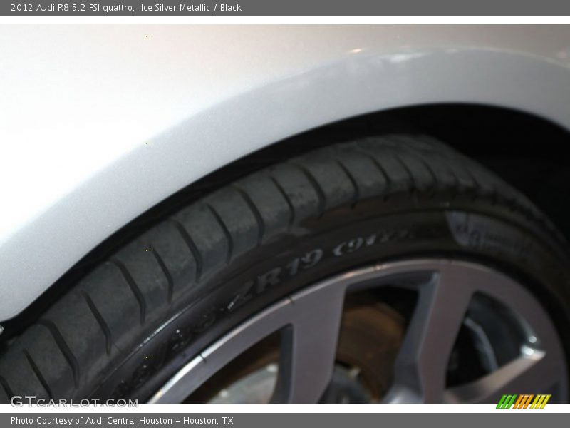 Ice Silver Metallic / Black 2012 Audi R8 5.2 FSI quattro