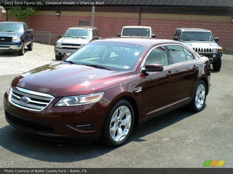 Front 3/4 View of 2012 Taurus SEL