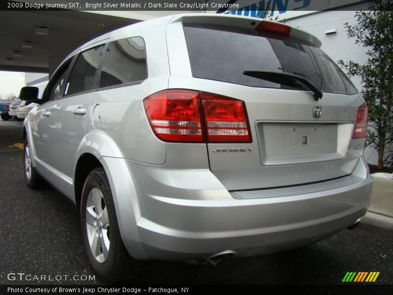 Bright Silver Metallic / Dark Slate Gray/Light Graystone 2009 Dodge Journey SXT
