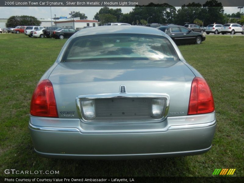 Silver Birch Metallic / Medium Light Stone 2006 Lincoln Town Car Signature