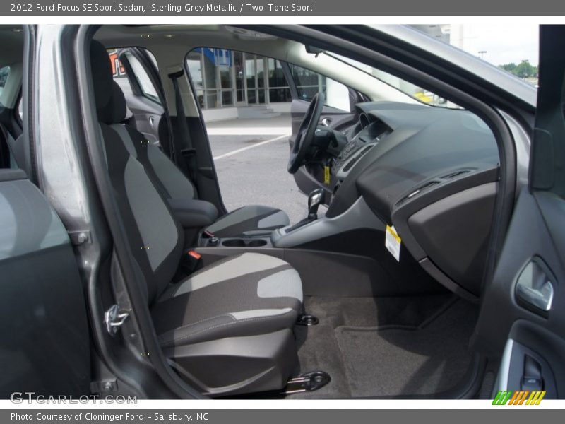 Sterling Grey Metallic / Two-Tone Sport 2012 Ford Focus SE Sport Sedan