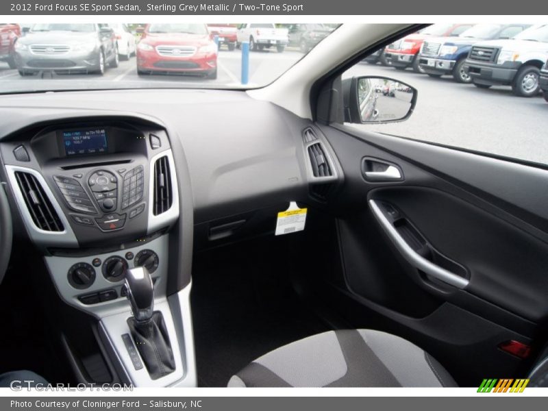 Sterling Grey Metallic / Two-Tone Sport 2012 Ford Focus SE Sport Sedan