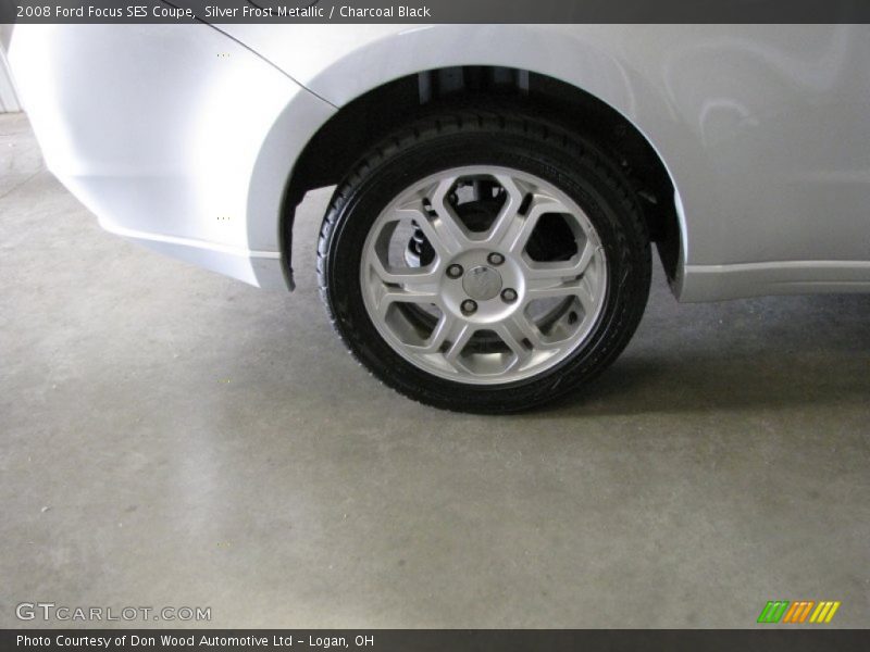 Silver Frost Metallic / Charcoal Black 2008 Ford Focus SES Coupe