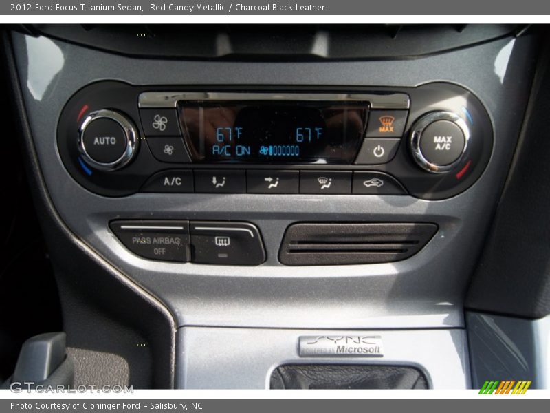 Controls of 2012 Focus Titanium Sedan