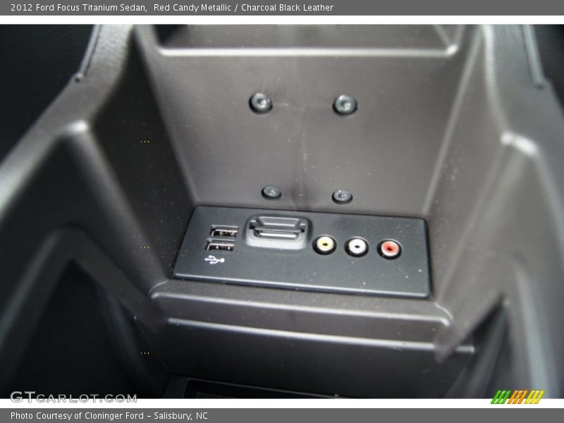 Controls of 2012 Focus Titanium Sedan