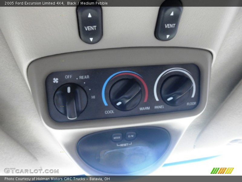 Controls of 2005 Excursion Limited 4X4