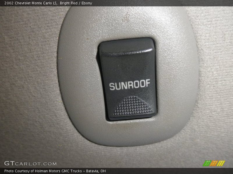 Bright Red / Ebony 2002 Chevrolet Monte Carlo LS