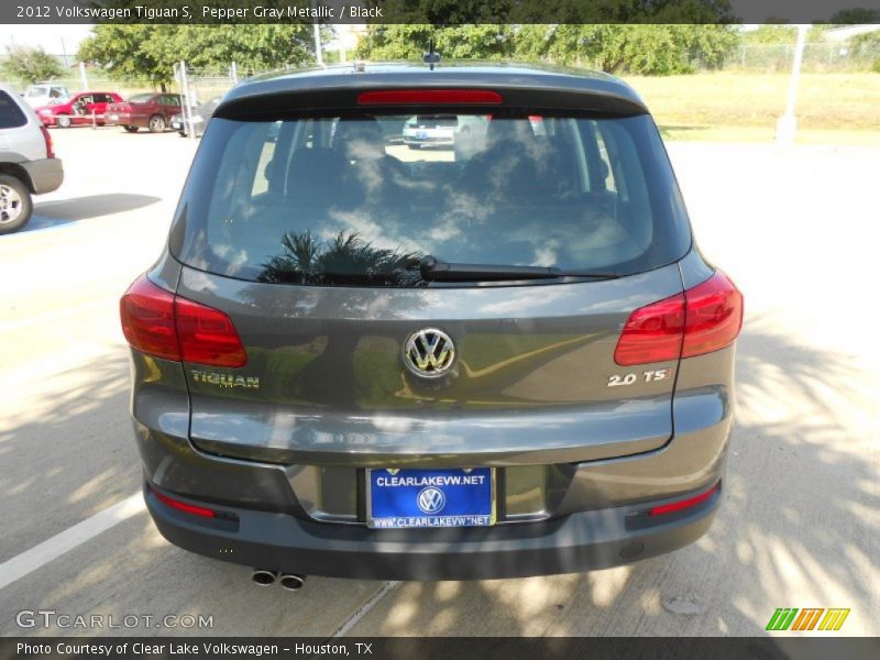Pepper Gray Metallic / Black 2012 Volkswagen Tiguan S