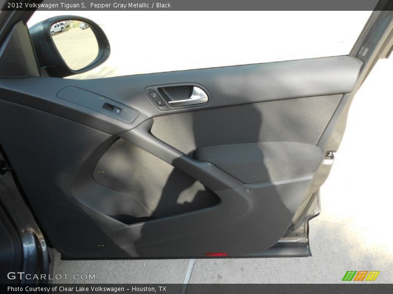 Pepper Gray Metallic / Black 2012 Volkswagen Tiguan S