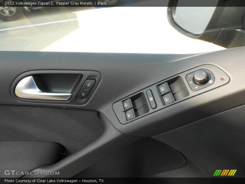 Pepper Gray Metallic / Black 2012 Volkswagen Tiguan S