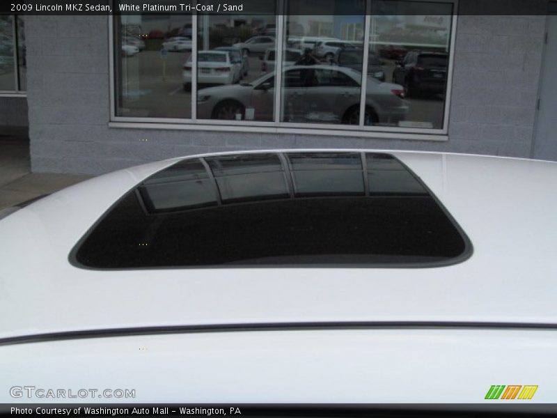 White Platinum Tri-Coat / Sand 2009 Lincoln MKZ Sedan
