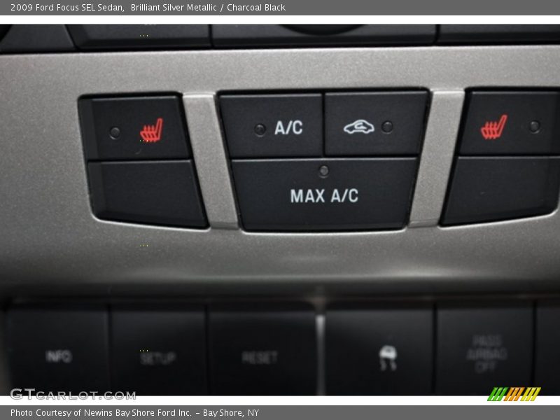 Brilliant Silver Metallic / Charcoal Black 2009 Ford Focus SEL Sedan