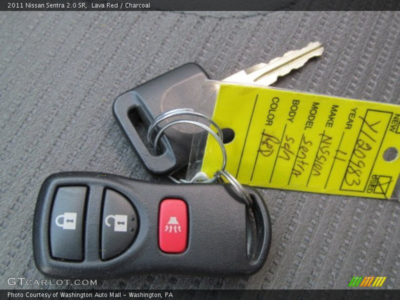 Keys of 2011 Sentra 2.0 SR