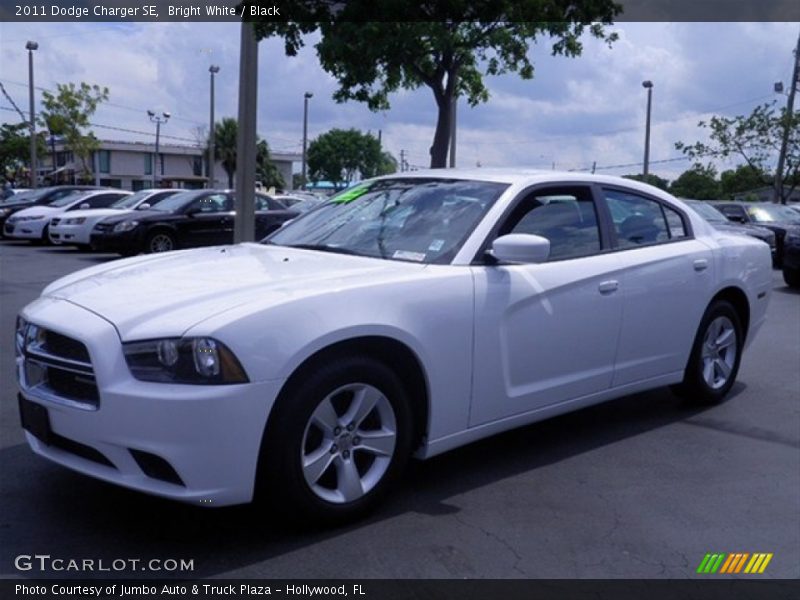 Bright White / Black 2011 Dodge Charger SE