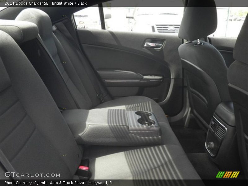 Bright White / Black 2011 Dodge Charger SE