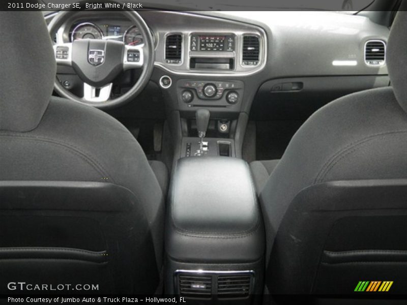 Bright White / Black 2011 Dodge Charger SE