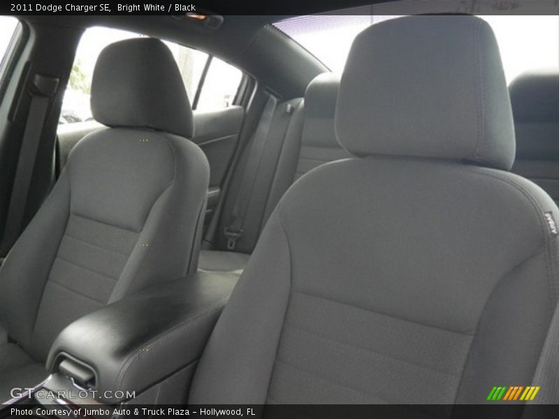 Bright White / Black 2011 Dodge Charger SE