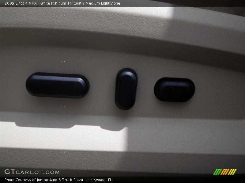 White Platinum Tri Coat / Medium Light Stone 2009 Lincoln MKX