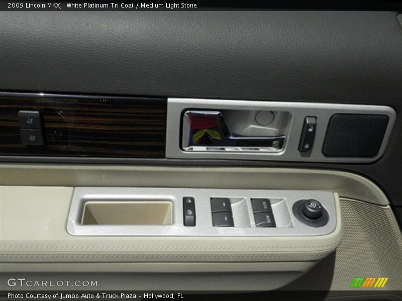 White Platinum Tri Coat / Medium Light Stone 2009 Lincoln MKX