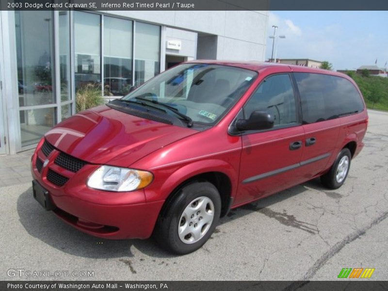 Front 3/4 View of 2003 Grand Caravan SE