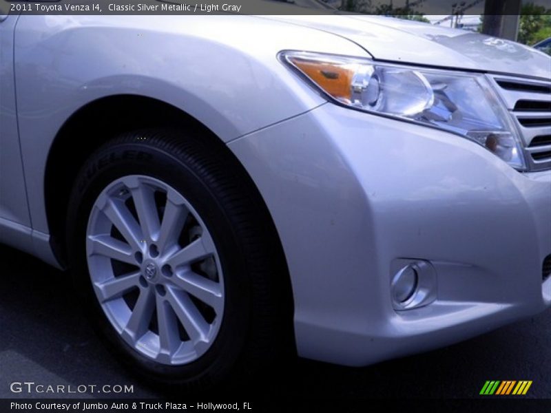 Classic Silver Metallic / Light Gray 2011 Toyota Venza I4