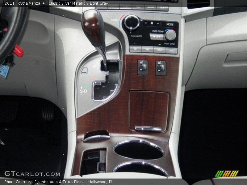 Classic Silver Metallic / Light Gray 2011 Toyota Venza I4