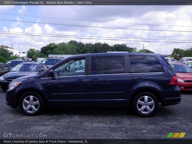 Atlantis Blue Metallic / Aero Grey 2009 Volkswagen Routan SE