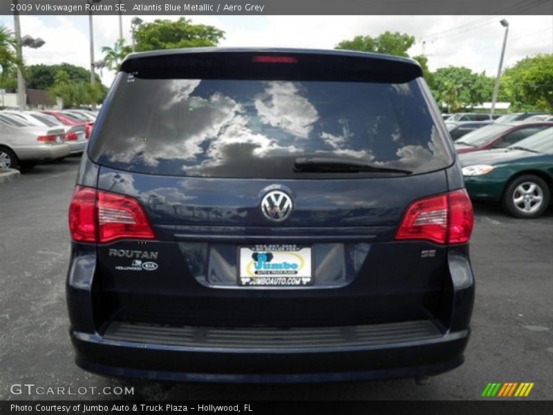 Atlantis Blue Metallic / Aero Grey 2009 Volkswagen Routan SE