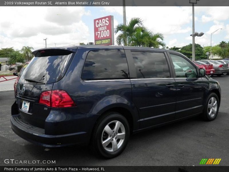 Atlantis Blue Metallic / Aero Grey 2009 Volkswagen Routan SE
