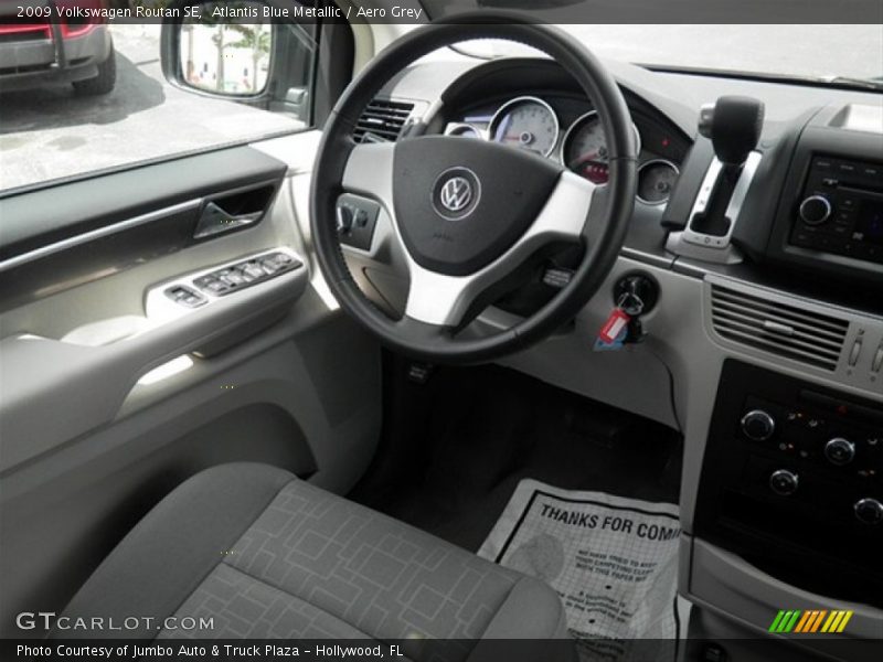 Atlantis Blue Metallic / Aero Grey 2009 Volkswagen Routan SE