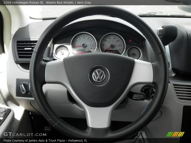 Atlantis Blue Metallic / Aero Grey 2009 Volkswagen Routan SE