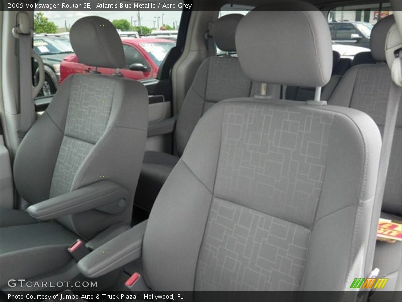 Atlantis Blue Metallic / Aero Grey 2009 Volkswagen Routan SE