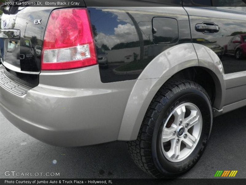 Ebony Black / Gray 2003 Kia Sorento EX