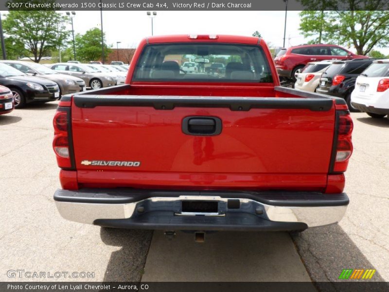 Victory Red / Dark Charcoal 2007 Chevrolet Silverado 1500 Classic LS Crew Cab 4x4