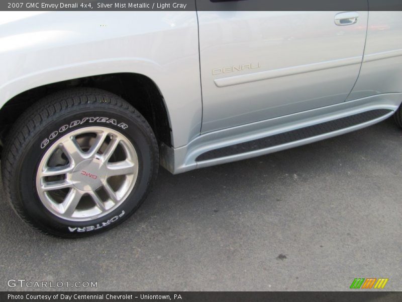 Silver Mist Metallic / Light Gray 2007 GMC Envoy Denali 4x4