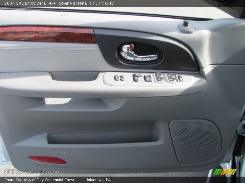 Silver Mist Metallic / Light Gray 2007 GMC Envoy Denali 4x4