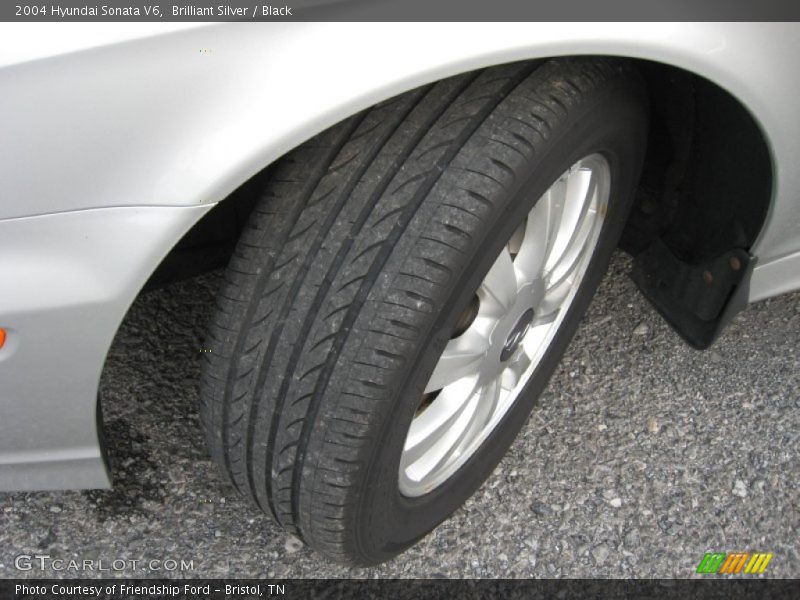 Brilliant Silver / Black 2004 Hyundai Sonata V6