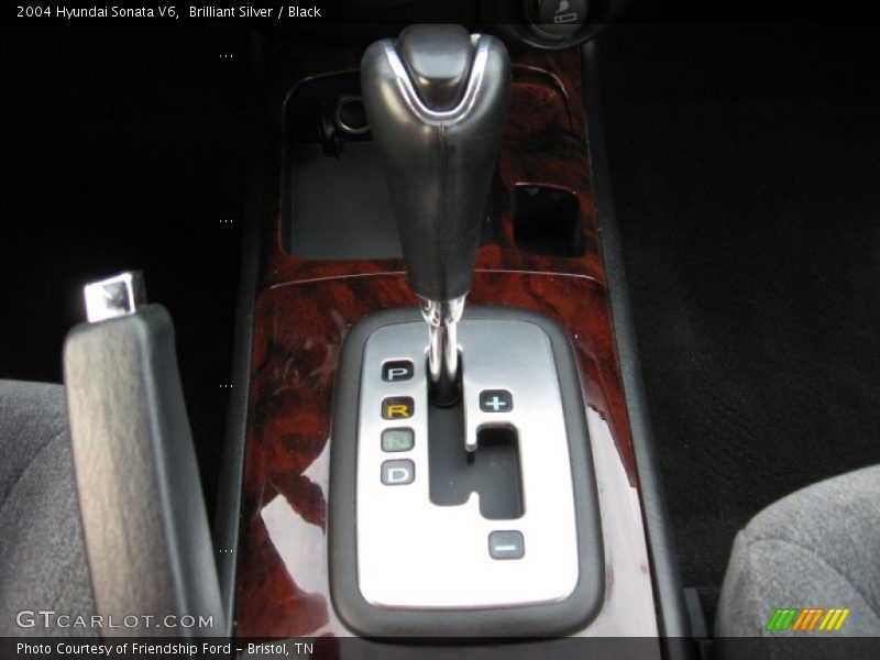 Brilliant Silver / Black 2004 Hyundai Sonata V6