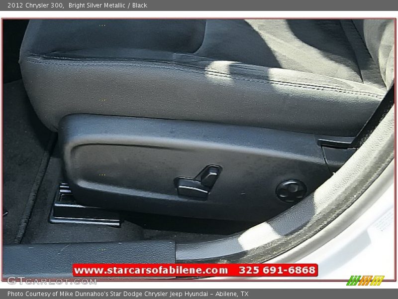 Bright Silver Metallic / Black 2012 Chrysler 300