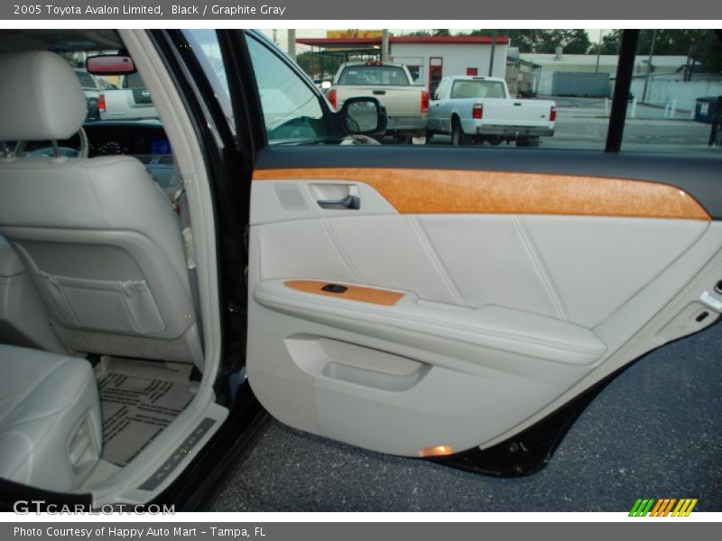 Black / Graphite Gray 2005 Toyota Avalon Limited