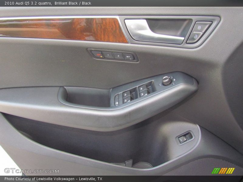 Brilliant Black / Black 2010 Audi Q5 3.2 quattro