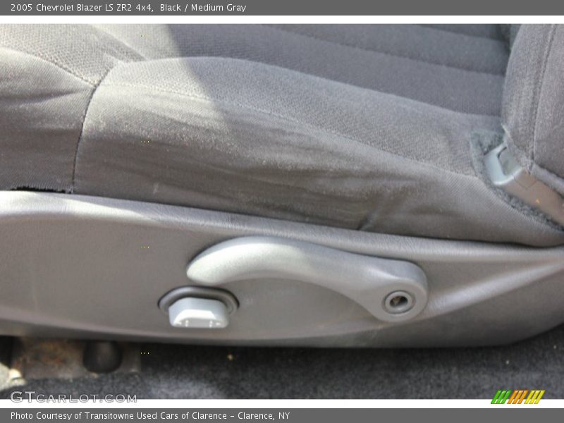 Black / Medium Gray 2005 Chevrolet Blazer LS ZR2 4x4