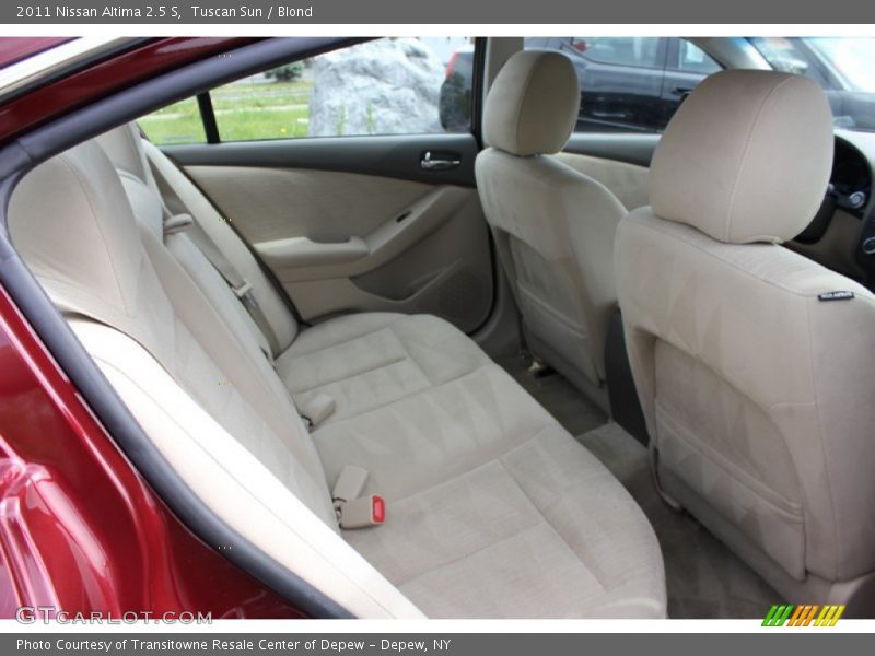 Tuscan Sun / Blond 2011 Nissan Altima 2.5 S