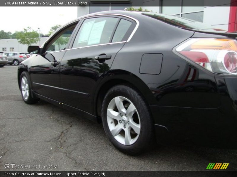 Super Black / Blond 2009 Nissan Altima 2.5 SL