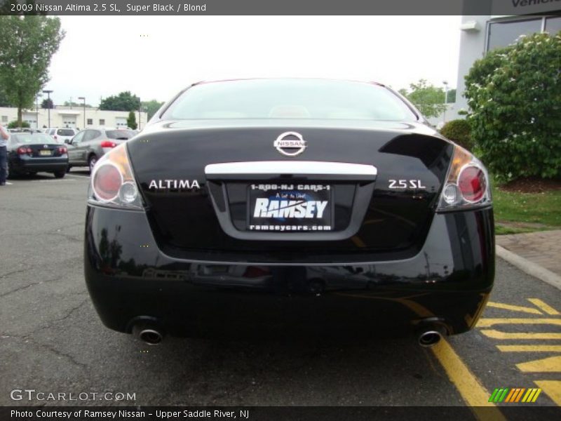 Super Black / Blond 2009 Nissan Altima 2.5 SL