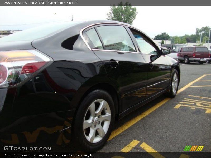 Super Black / Blond 2009 Nissan Altima 2.5 SL