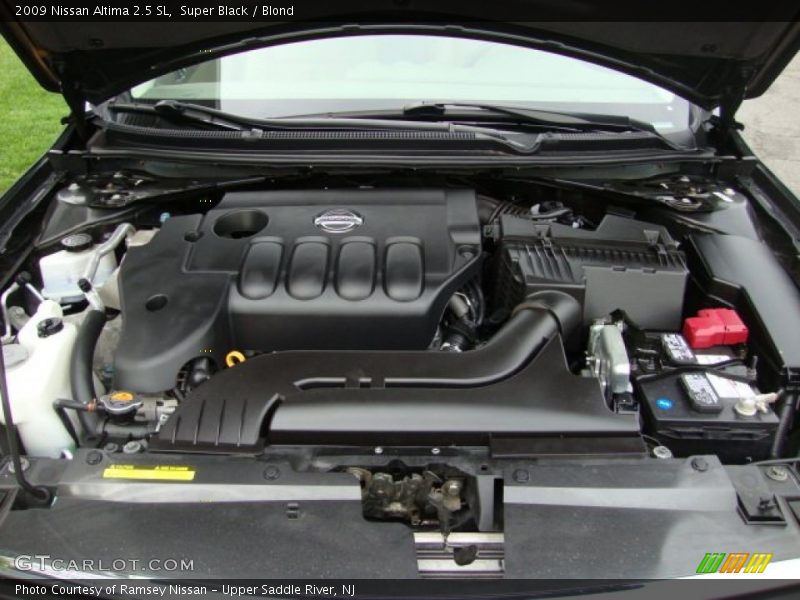 Super Black / Blond 2009 Nissan Altima 2.5 SL