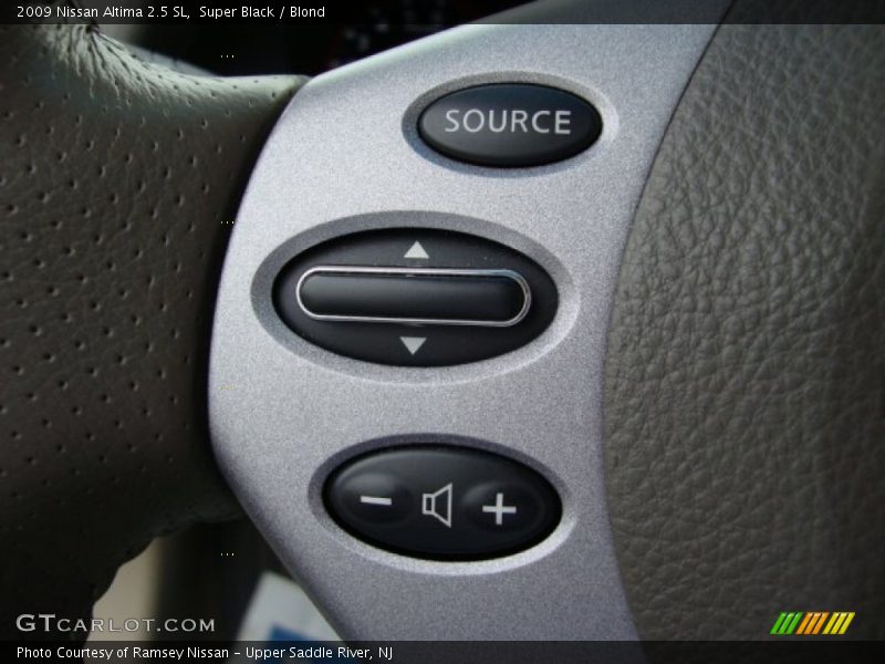 Super Black / Blond 2009 Nissan Altima 2.5 SL