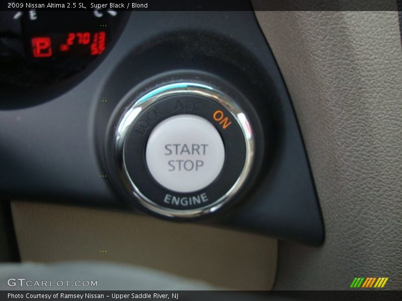 Super Black / Blond 2009 Nissan Altima 2.5 SL